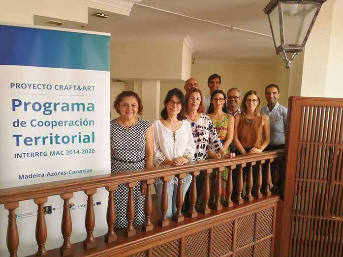 Los socios de Madeira, Azores y Gran Canaria en la iniciativa europea â€˜Craft & Artâ€™ celebraron el lunes pasado su tercer encuentro de trabajo, que tuvo lugar en la isla (Foto TA)